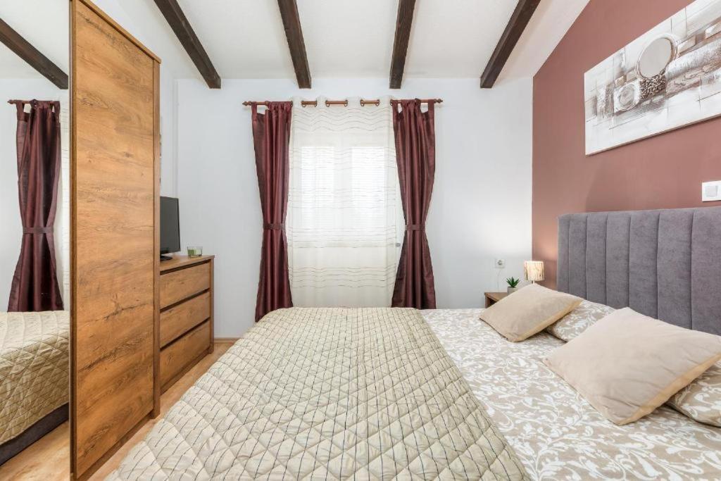 Apartment Mladenka Pula Zewnętrze zdjęcie