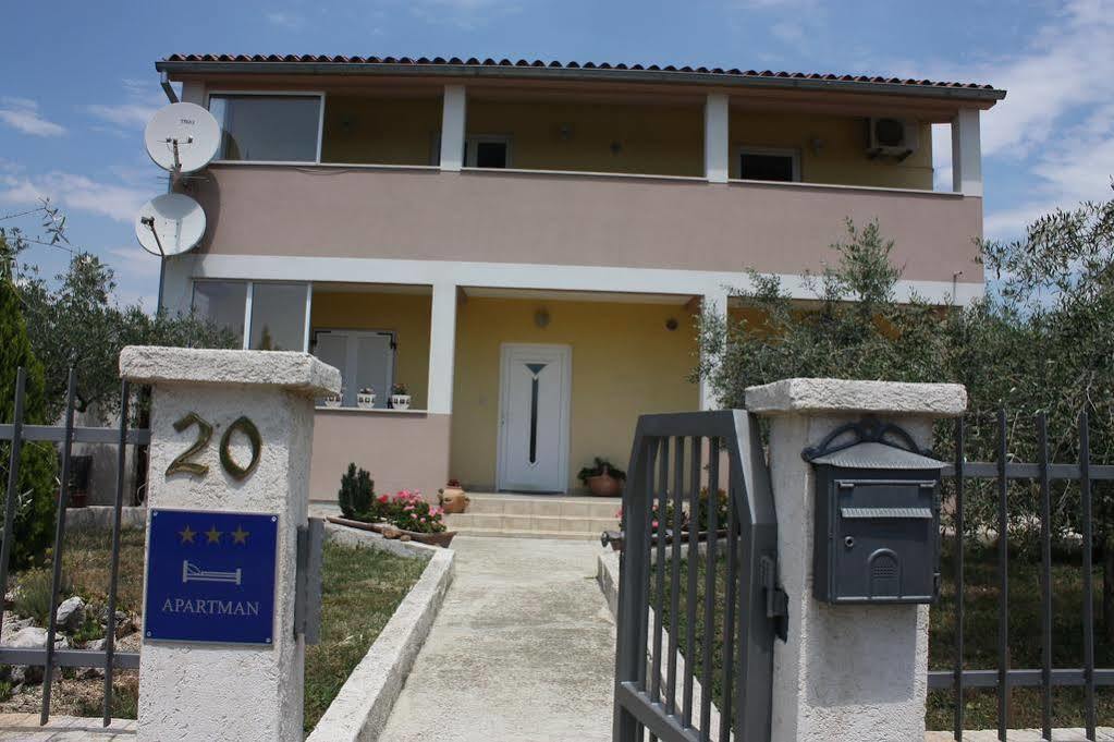 Apartment Mladenka Pula Zewnętrze zdjęcie