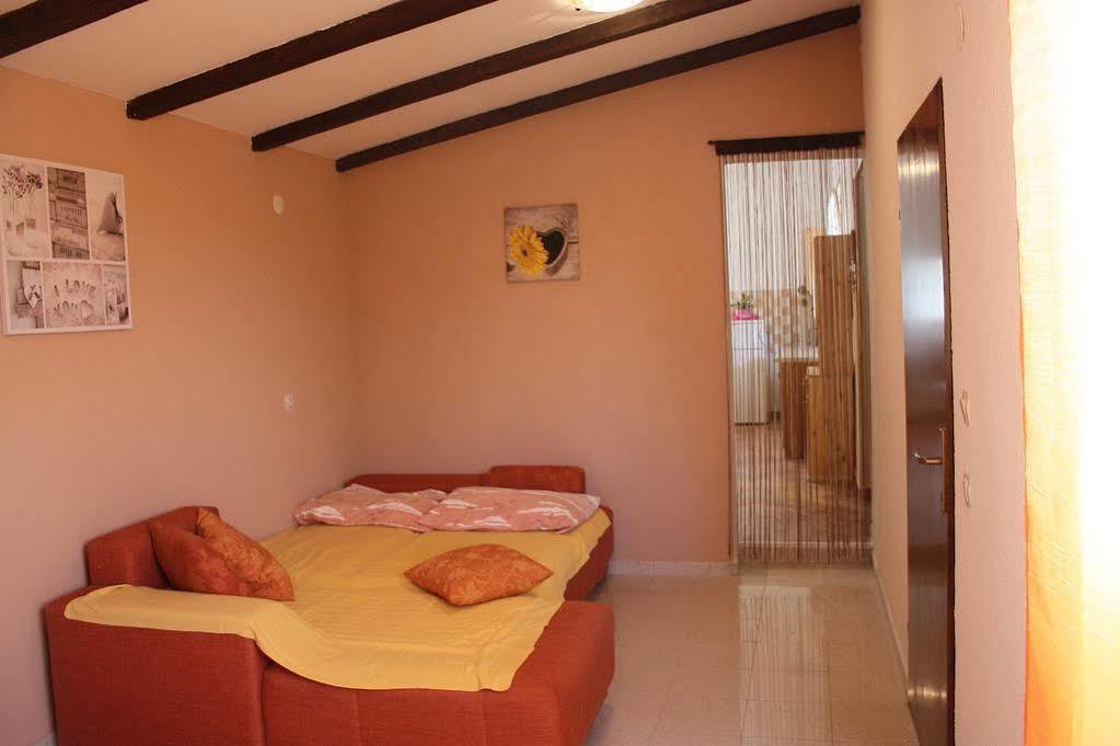 Apartment Mladenka Pula Zewnętrze zdjęcie