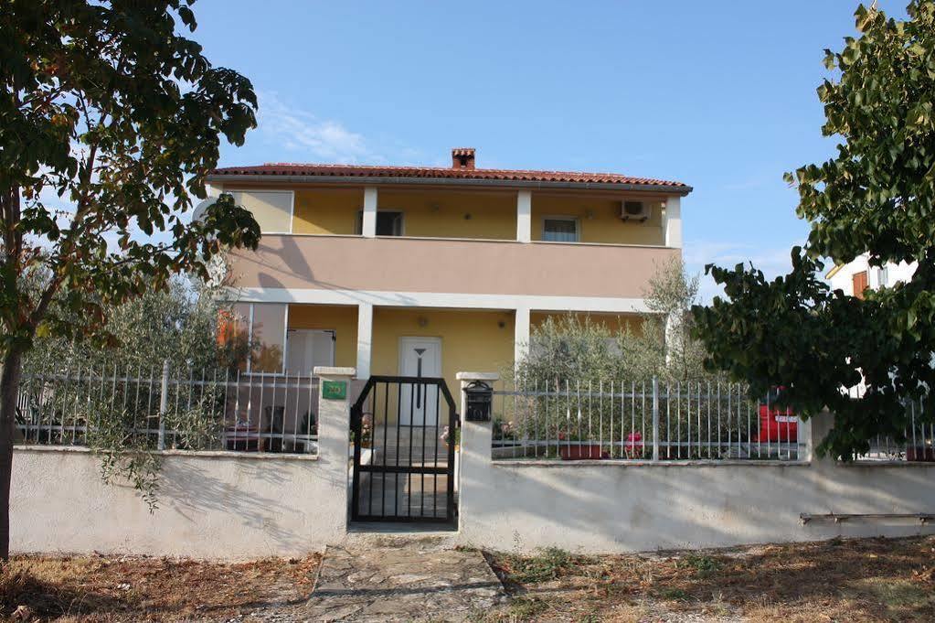Apartment Mladenka Pula Zewnętrze zdjęcie