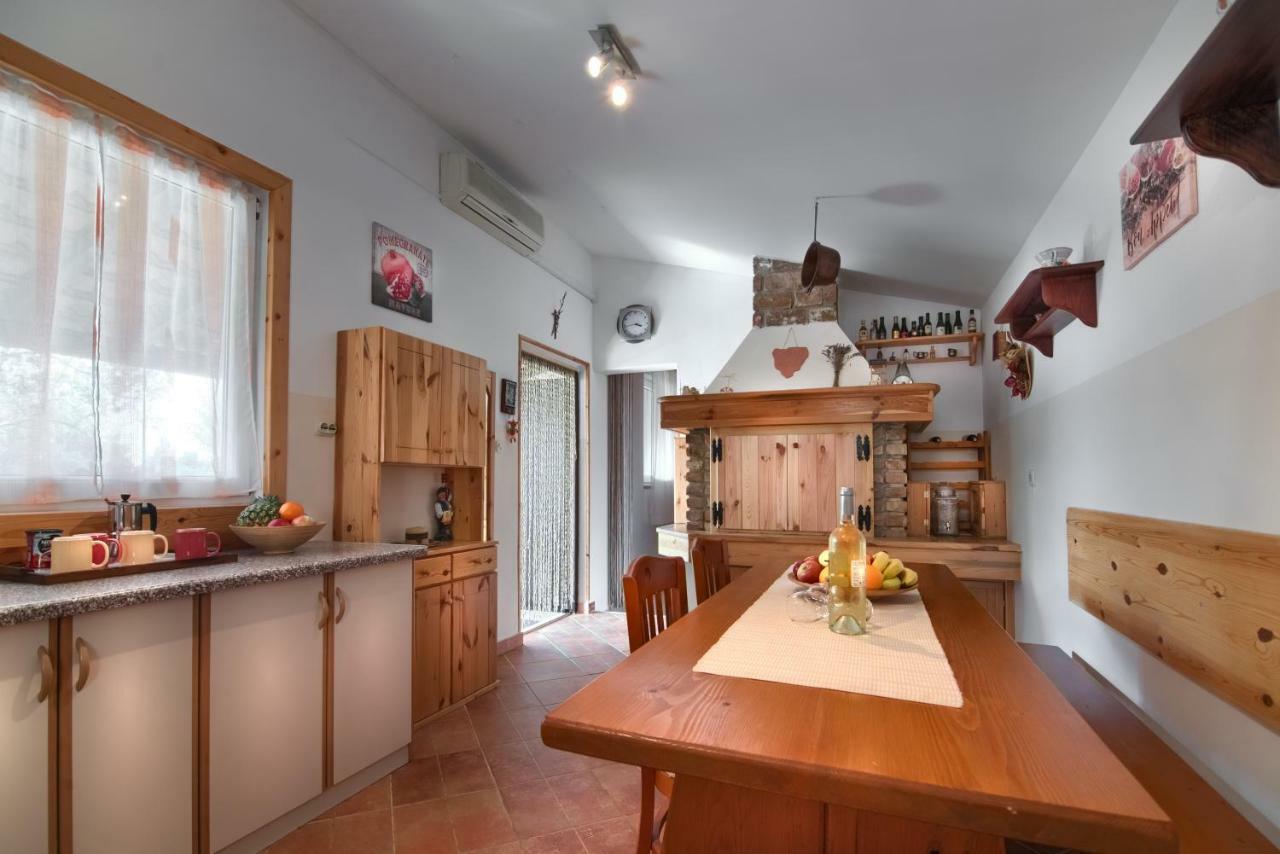 Apartment Mladenka Pula Zewnętrze zdjęcie