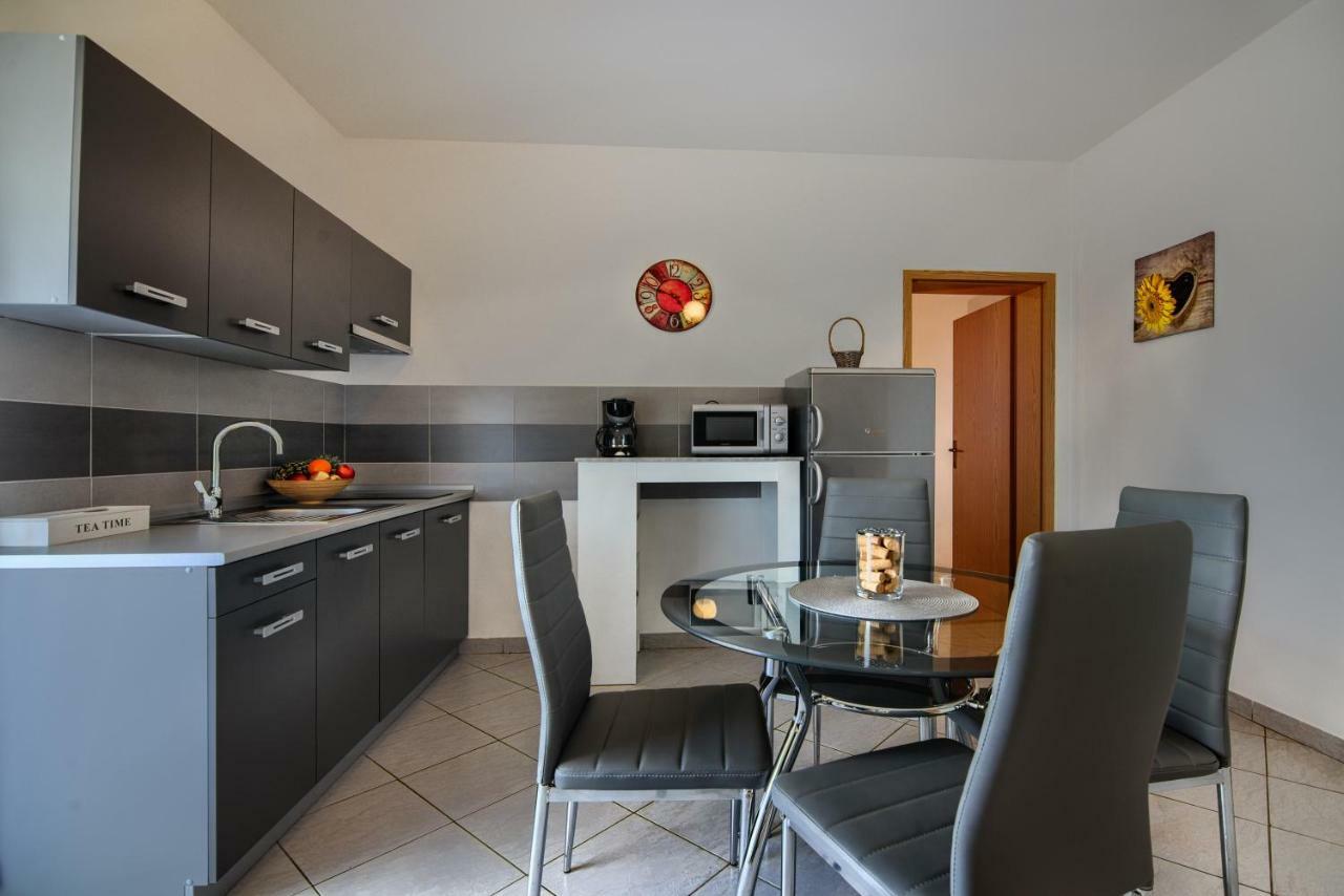 Apartment Mladenka Pula Zewnętrze zdjęcie